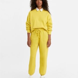 Levi’s Yellow Sweat Set